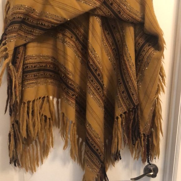 Vintage AROLA 1970s (made in Finland) Poncho - Picture 7 of 7